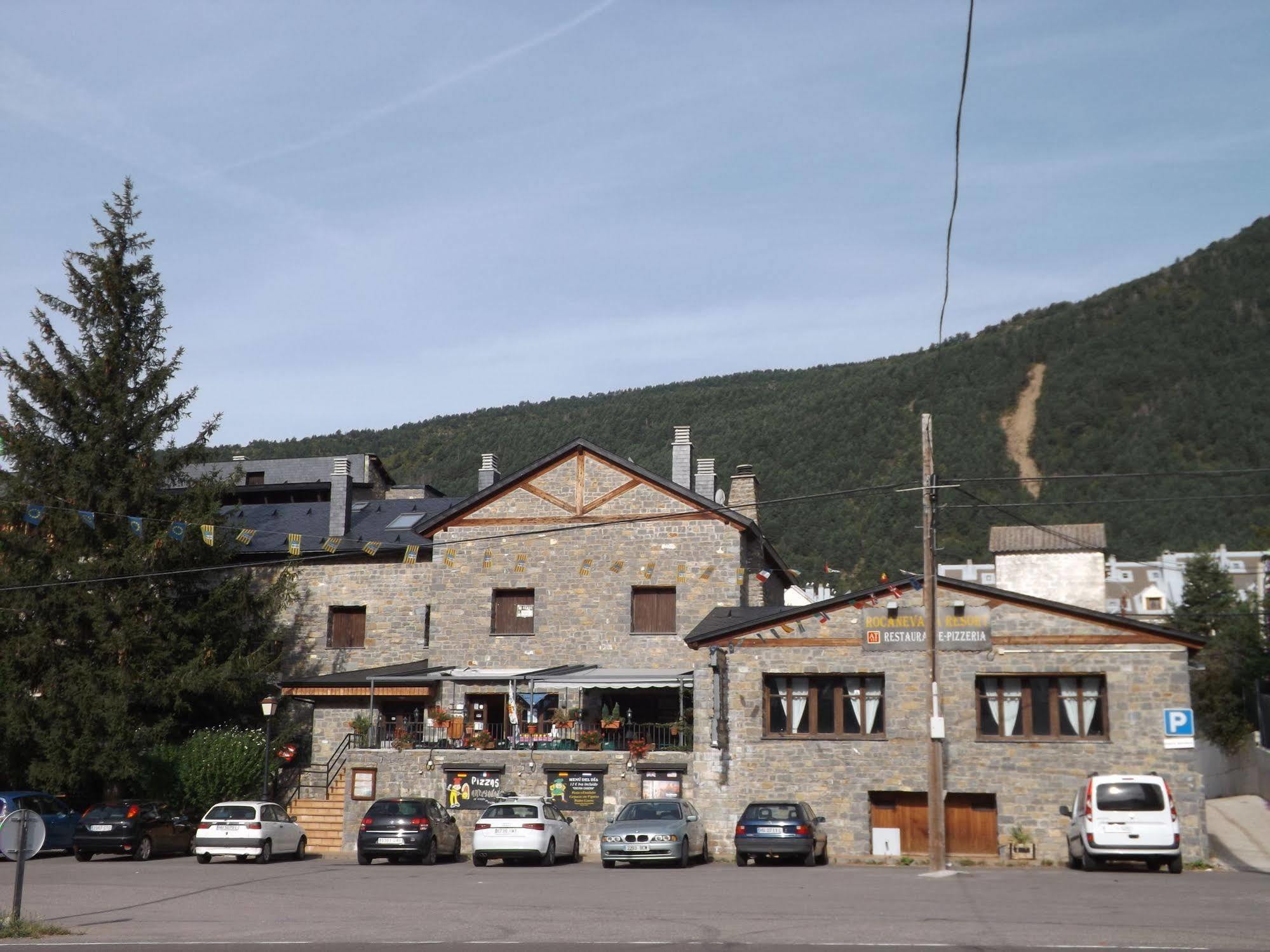 Villanúa Roca Nevada Suites מראה חיצוני תמונה