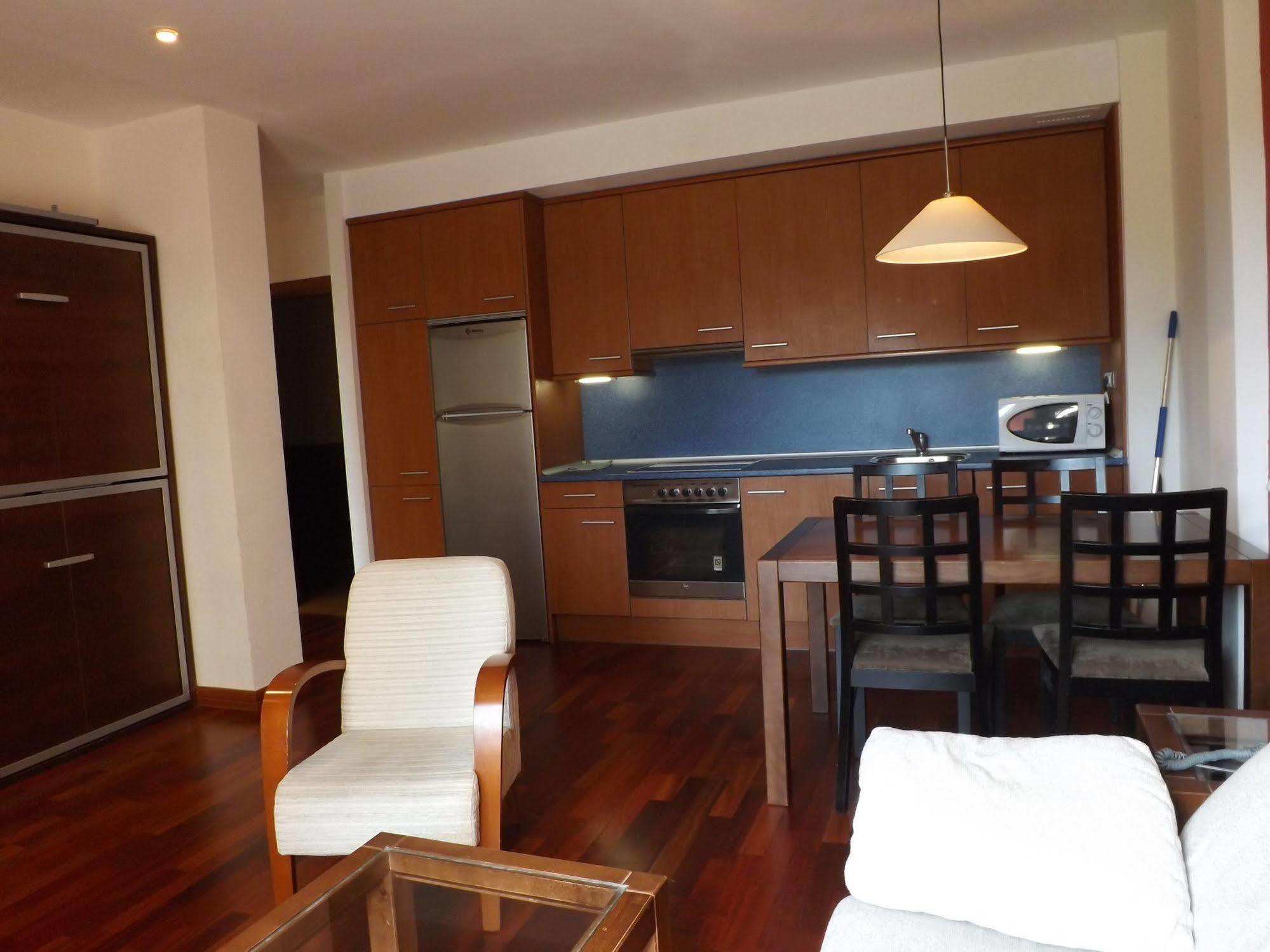 Villanúa Roca Nevada Suites מראה חיצוני תמונה